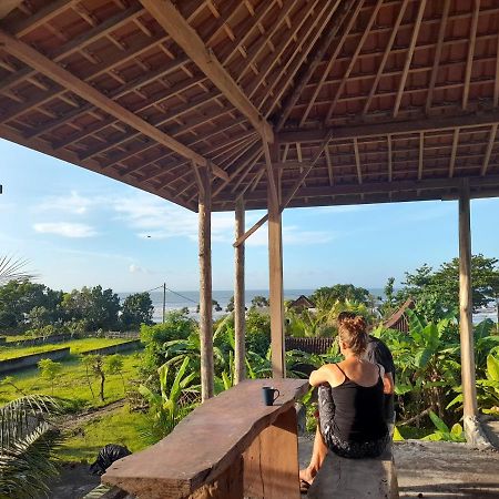 The Nyamo Surf & Stay Pulukan Buitenkant foto