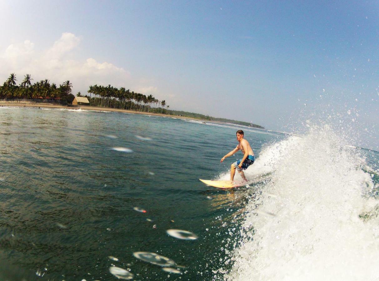 The Nyamo Surf & Stay Pulukan Buitenkant foto