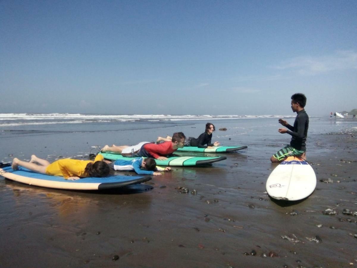 The Nyamo Surf & Stay Pulukan Buitenkant foto