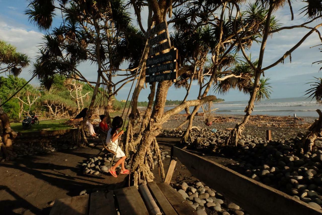 The Nyamo Surf & Stay Pulukan Buitenkant foto
