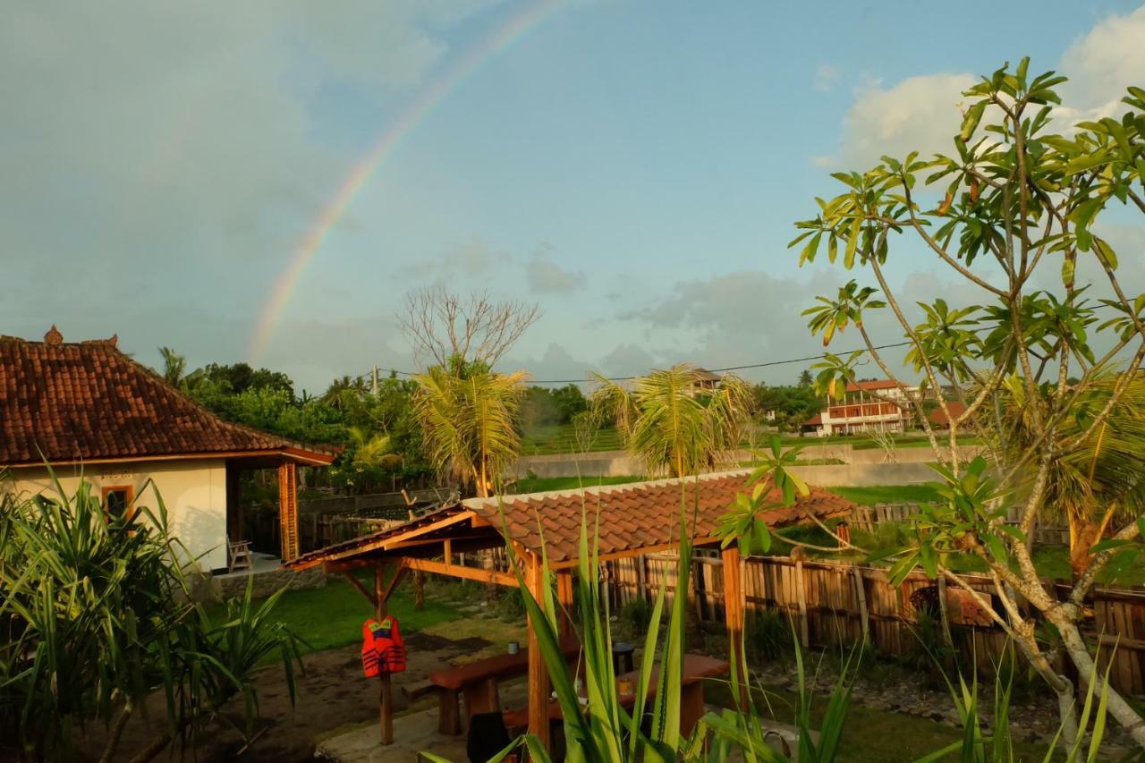 The Nyamo Surf & Stay Pulukan Buitenkant foto