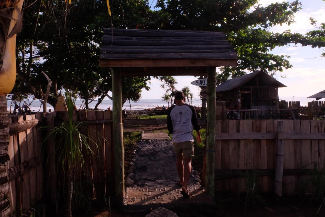 The Nyamo Surf & Stay Pulukan Buitenkant foto